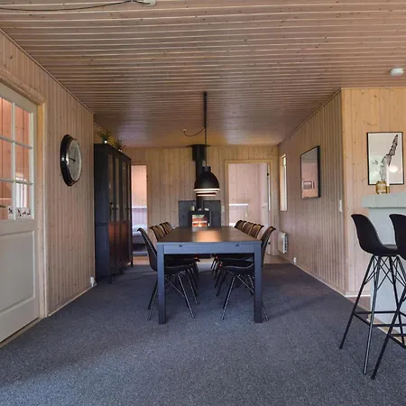 Holiday home Cozy In With Sauna Humble